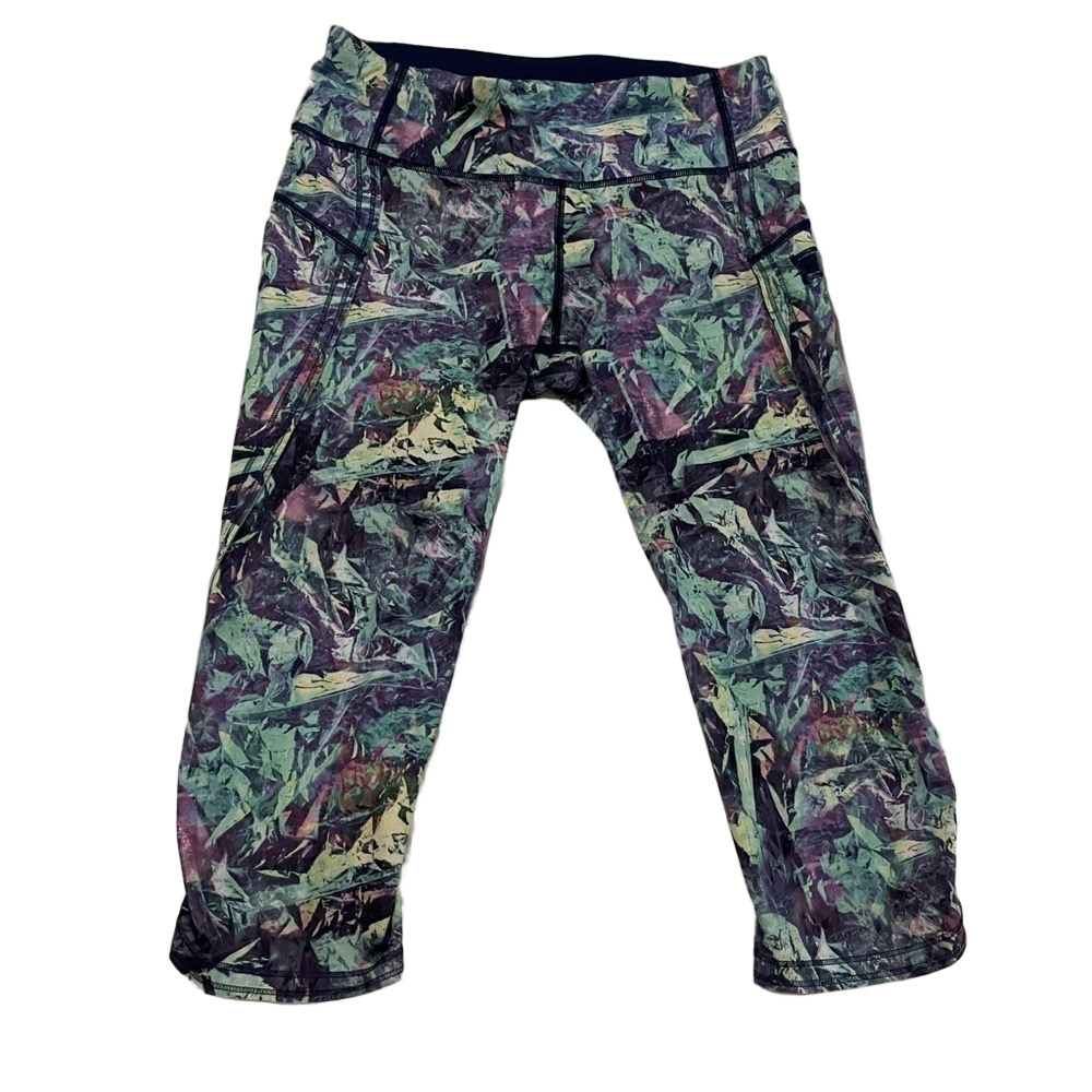 Lululemon  Capri multicolour size 6